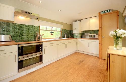 Jackfield Apartment | Carriage 2 - Coalport Station Holidays