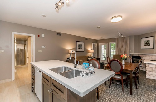 Oro-Medonte Condo | Carriage Hills Rental