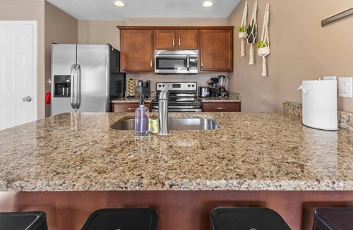 Kennedy King House | Carriage Home with early check in