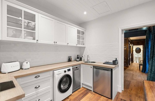 Crafers Apartment | Carriage House 1884 S