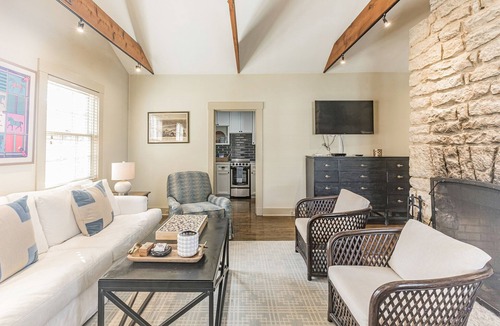 Glenview House | Carriage House, 7 minutes from downtown Louisville