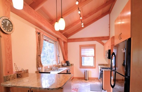 Alyeska Cabin | Carriage House Accommodations
