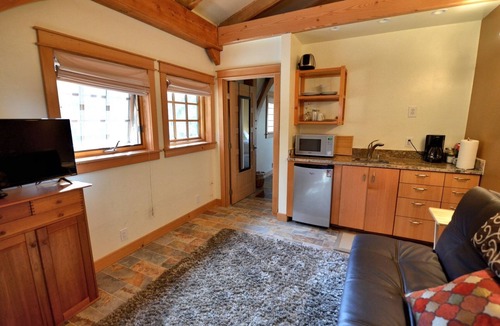 Alyeska Cabin | Carriage House Accommodations