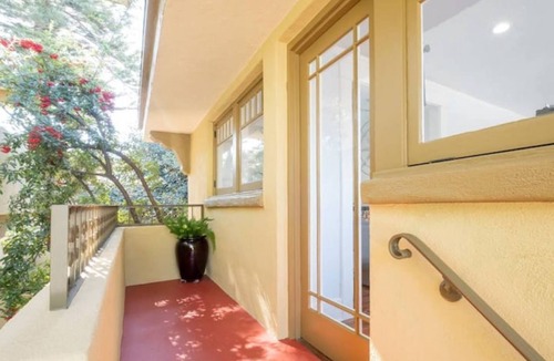 Mission Hills Apartment | Carriage House Apartment