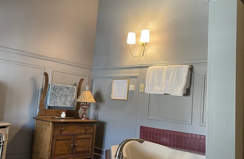 Winona Bed & Breakfast | Carriage House B&B