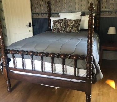 Monroe Bed & Breakfast | Carriage House Bed and Breakfast