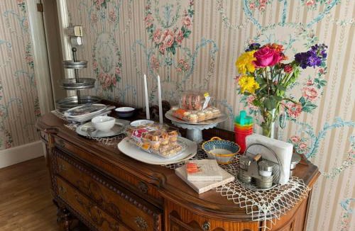 Monroe Bed & Breakfast | Carriage House Bed and Breakfast