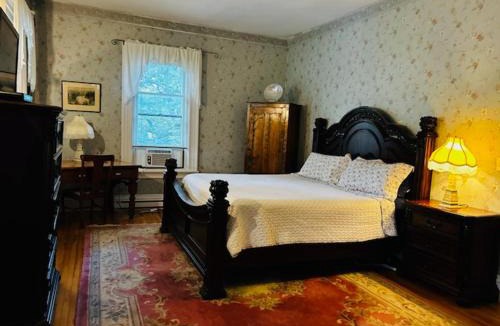 Fredericton Hotel | Carriage House Inn