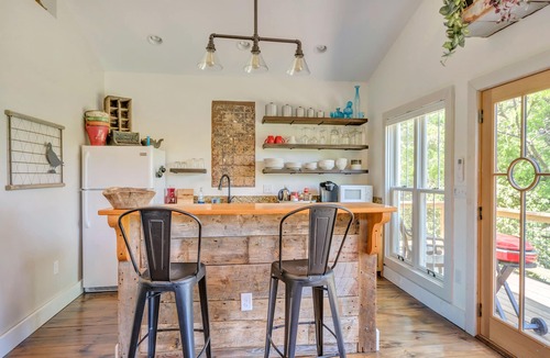 Crozet Cottage | Carriage House Suite -walk to downtown Crozet