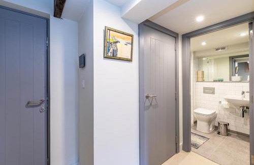 Preston Apartment | Carriage Works by Guestz