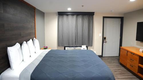 Newington Hotel | Carrier Motor Lodge