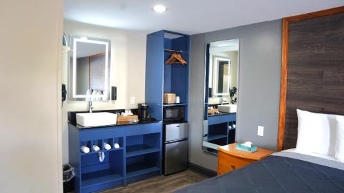 Newington Hotel | Carrier Motor Lodge