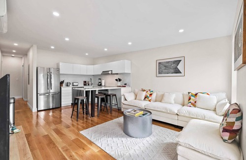 Carroll Gardens Apartment | Carroll Place III | Bright Carroll Gardens Apt