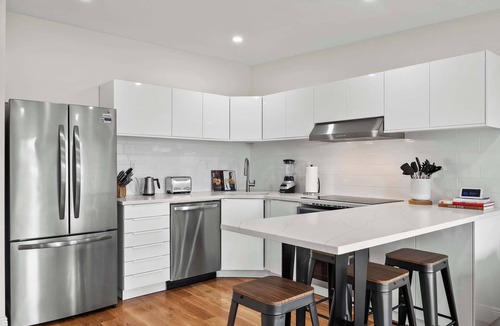 Carroll Gardens Apartment | Carroll Place III | Bright Carroll Gardens Apt
