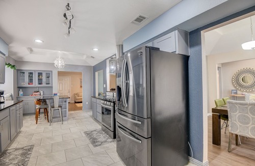 North Central Carrollton House | Carrollton Retreat! 4BD/POOL TABLE *