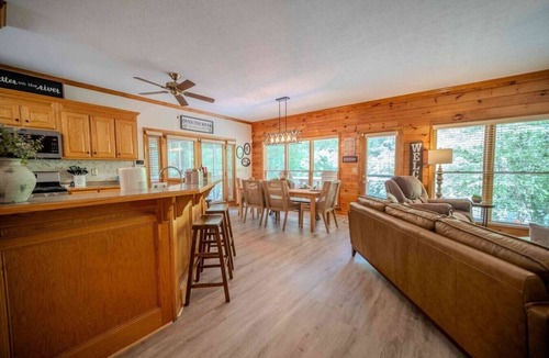 East Ellijay House | Cartecay River Retreat: Hot Tub, Fire Pit & Views!