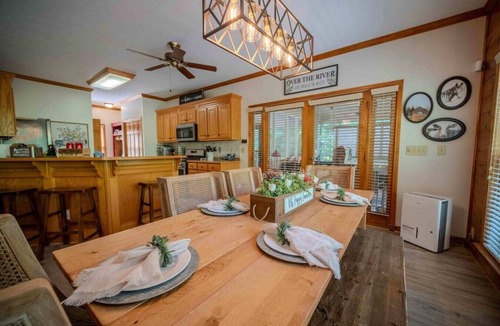 East Ellijay House | Cartecay River Retreat: Hot Tub, Fire Pit & Views!