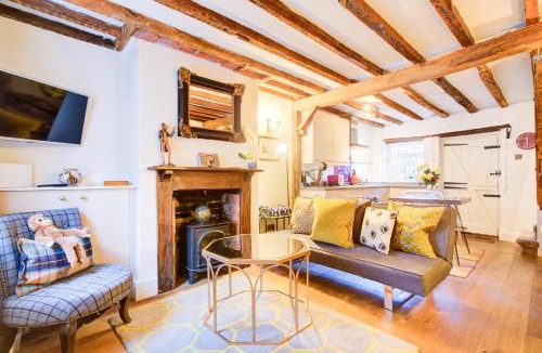 Farnham House | Cartref