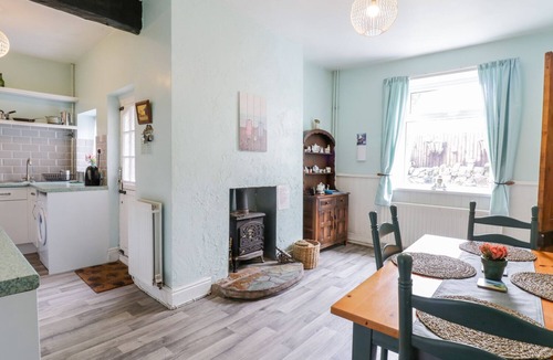 Llysfaen Cottage | CARTREF MELUS, pet friendly, with open fire in Old Colwyn