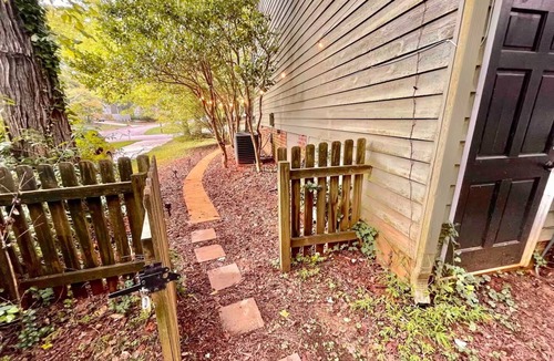 Cary Apartment | Cary Cottage Studio w/Private Fenced Yard- Close to Greenway + Fast Internet