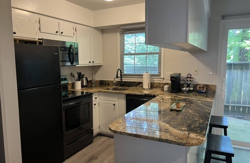 Southwest Raleigh House | Cary End Unit 2 Bedroom Townhome with 3 Beds