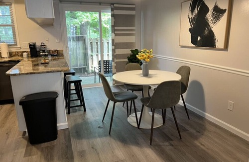 Southwest Raleigh House | Cary End Unit 2 Bedroom Townhome with 3 Beds