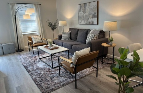 Southwest Raleigh House | Cary End Unit 2 Bedroom Townhome with 3 Beds