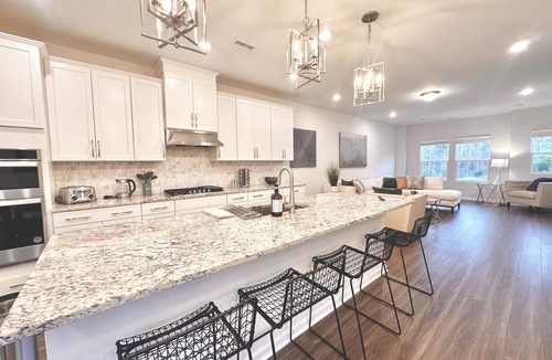 Cary House | Cary RTP Lux-6/7 Beds, 2 King Beds, 3.5 Bath-Pool