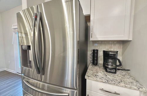 Cary House | Cary RTP Lux-6/7 Beds, 2 King Beds, 3.5 Bath-Pool