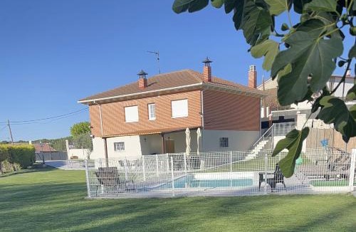 Santibanez de Valcorba House | Casa A la orilla del Valcorba