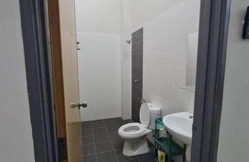 Pelindung House | Casa AA Homestay