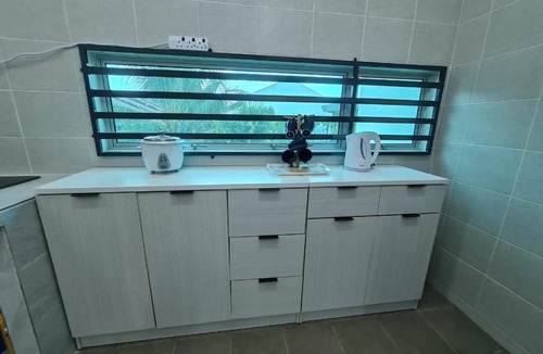 Pelindung House | Casa AA Homestay