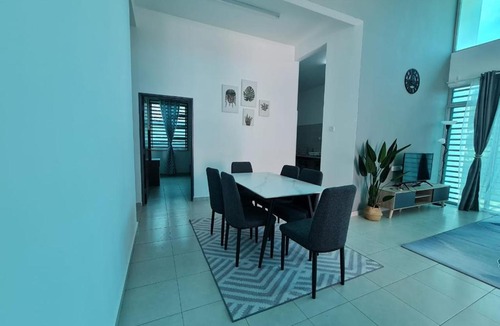 Pelindung House | Casa AA Homestay