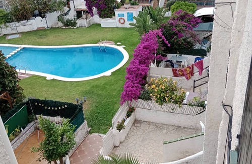 Torredembarra House | Casa Adosada con Piscina Comunitaria y Jardín a 5 Minutos en Coche de las Playas