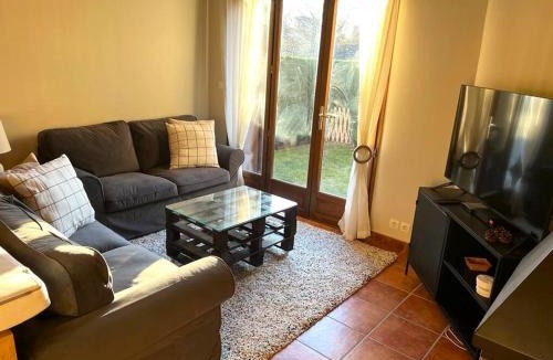 Estavar House | Casa Adosada con jardín y Wifi en Estavar