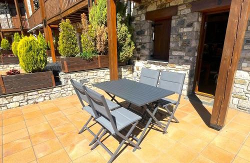 Isovol Apartment | Casa adosada con piscina en Isòvol