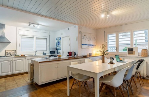 Castelldefels House | Casa Aila · Beach house with PRIVATE POOL