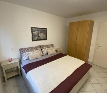 Vira Apartment | Casa al Lago - Ferienwohnung mit Pool & privatem Seezugang
