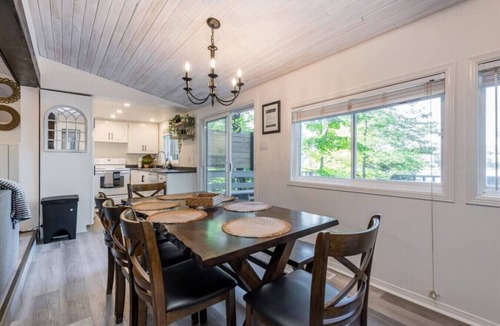 Tiny Cottage | Casa Albanese Cottage on Farlain Lake