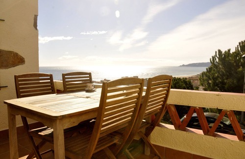 L'Estartit House | Casa Amandina - Seaview House with Shared Pool and Tennis Court