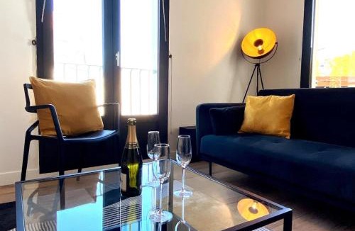 Saint-Serge Apartment | Casa Amarelo