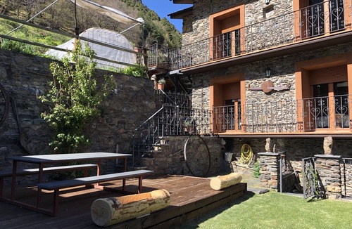 Llorts House | Casa amb encant in a quiet and rural setting
