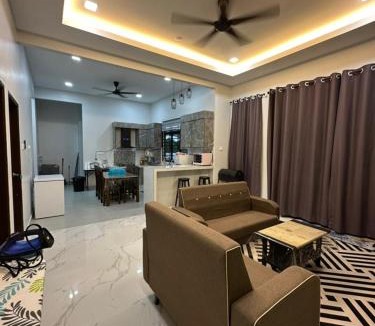 Kampung Padang Midin House | Casa Amethyst