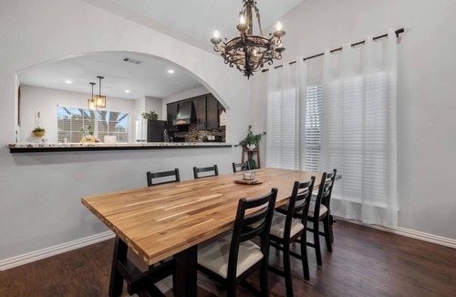 Summerfields House | Casa Amigos/Cozy Getaway Near FIFA