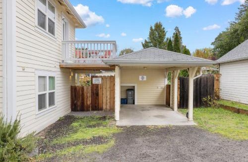 Historic Railroad District House | Casa Amore~Pet-Friendly~Walkable