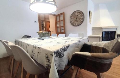 Linsoles House | Casa Arguis