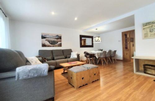 Linsoles House | Casa Arguis