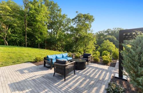 Radnor - Fort Myer Heights Apartment | CASA Arlington Suite with Top-Tier Amenities & Parking