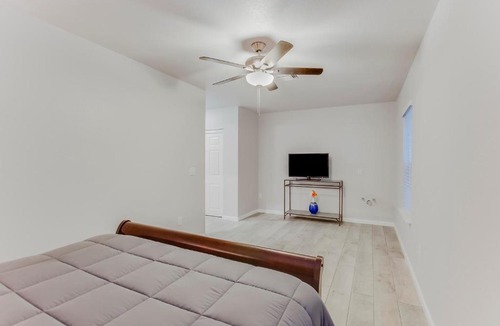 North Shearer Hills House | CASA AVE MARIA