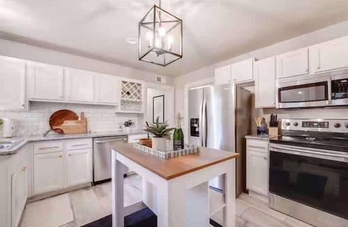 Lubbock House | Casa Azul - 3BR/2BA - Centrally Located